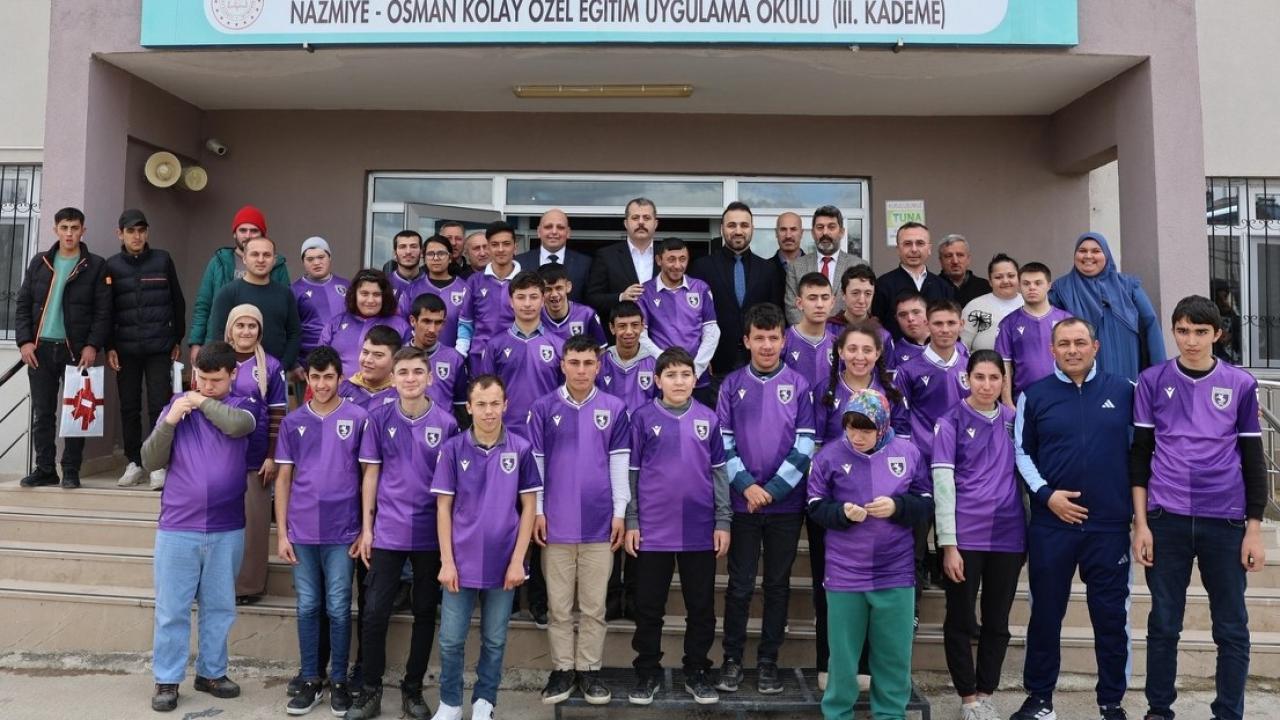 Samsun'da özel öğrencilere Samsunspor forması