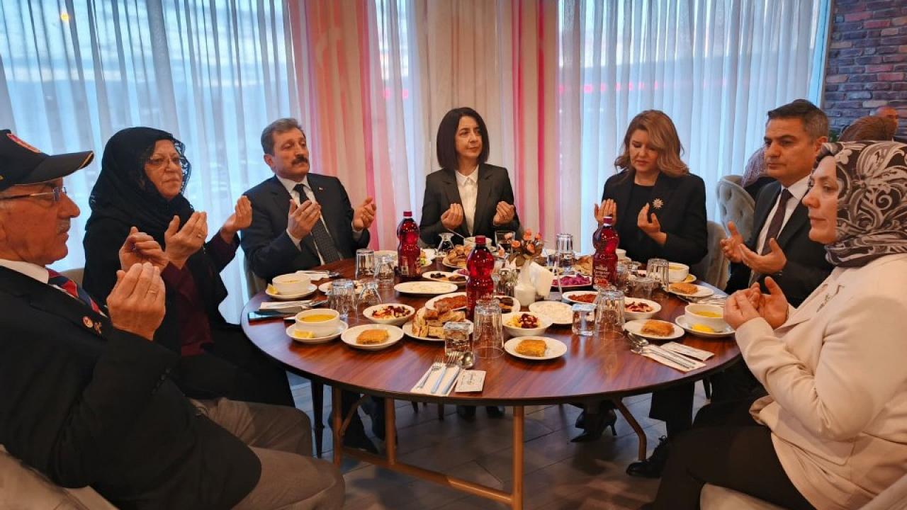 Samsun'da protokol, şehit yakınları ve gazilerle iftar yaptı