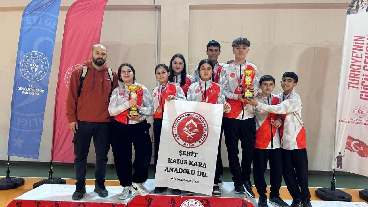 Samsun'da Şehit Kadir Kara AİHL, Floor Curling müsabakalarında birinci oldu