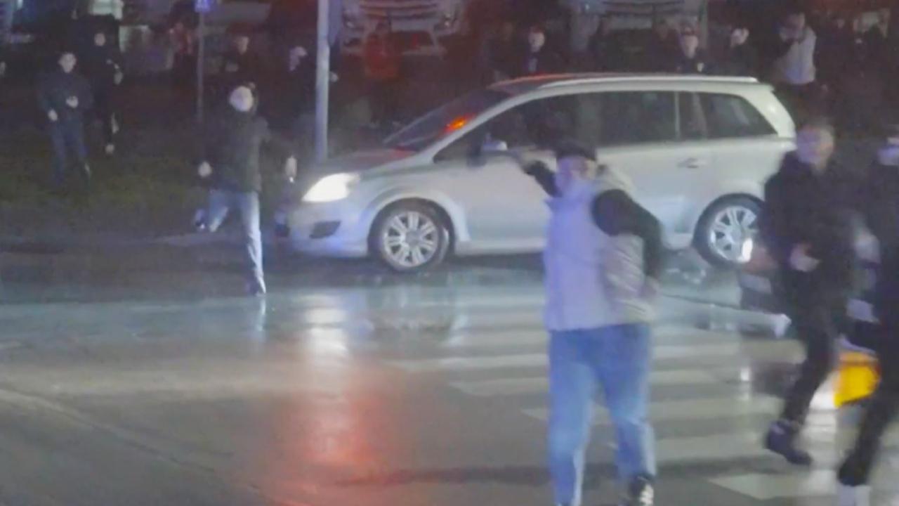 Samsun'da Trabzonspor’un takım otobüsüne saldırı anları kamerada