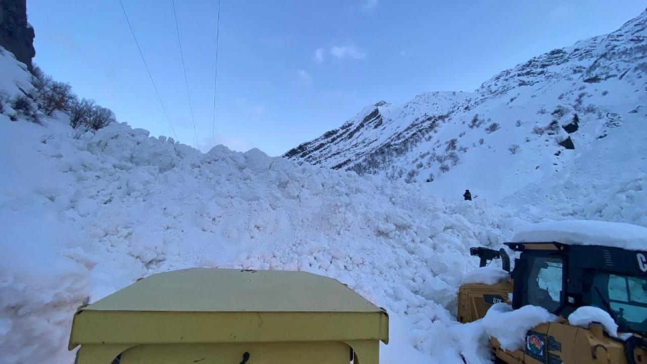 Şırnak’ta çığ kabusu! 4 köy yolu ulaşıma kapandı