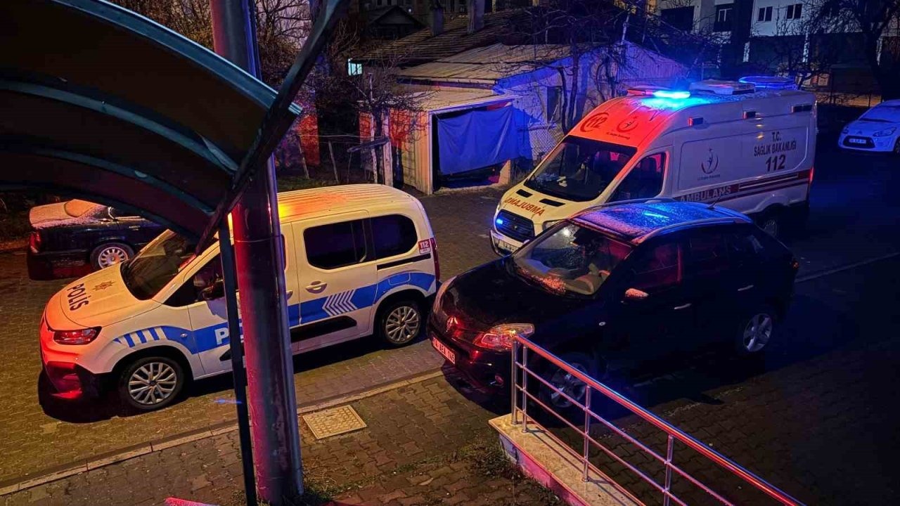Şizofreni hastası kadın kendini odaya kilitledi! Polis devreye girdi
