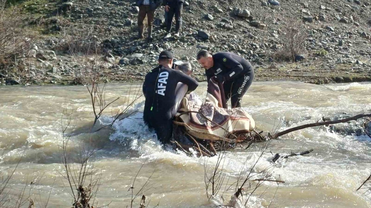 Tokat’ta kaybolan kadın dere yatağında ölü bulundu