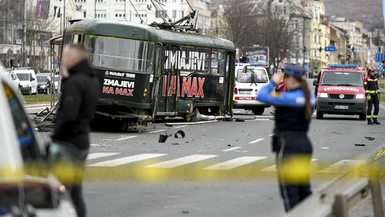 Tramvay raydan çıktı! 1 ölü, 4 yaralı