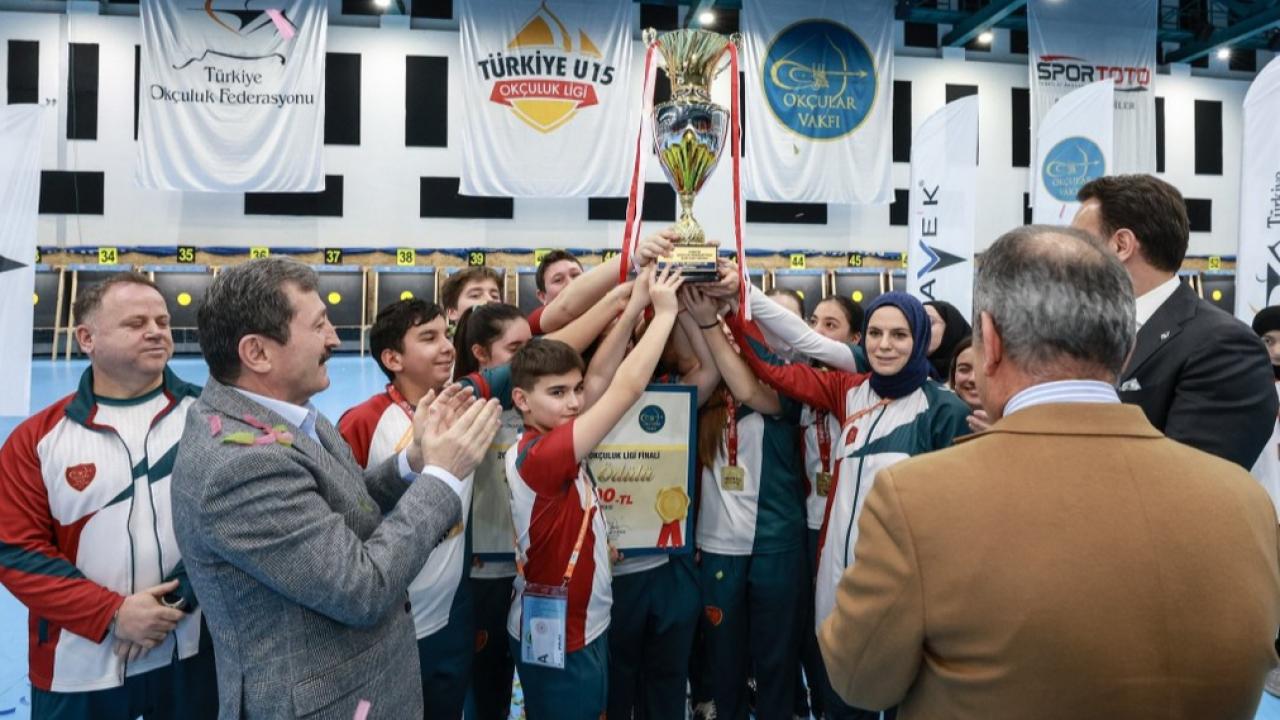 Türkiye U15 Okçuluk Ligi finallerinin ödül töreni Samsun'da yapıldı