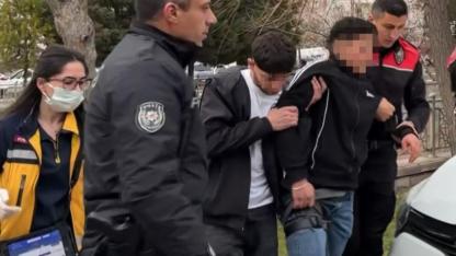 16 yaşındaki çocuk  akranını bıçakladı