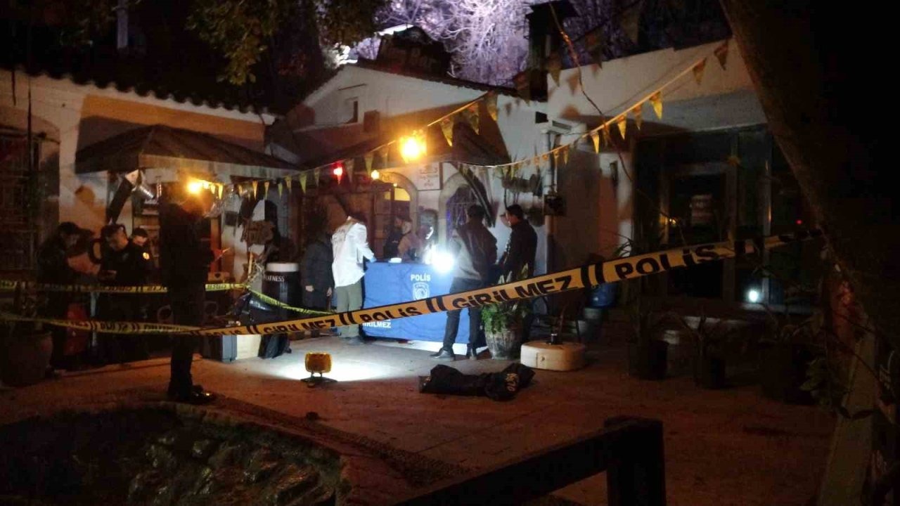 21 yaşındaki genç 30 metre yükseklikten beton zemine düşerek can verdi