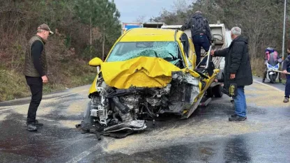 Hatalı sollama zincirleme kazaya neden oldu: 1 ölü, 4 yaralı