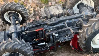 Tarsus’ta traktör devrildi: 1 ölü