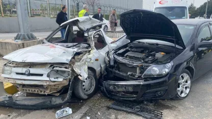 Karşı şeride geçen otomobil başka araca çarptı: 1 ölü