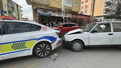 Polis aracına, Tofaş çarptı