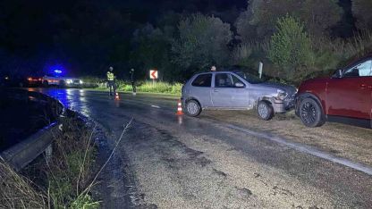 İki otomobil çarpıştı: 11 aylık bebek faciadan döndü