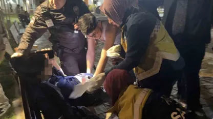 Parkta bıçaklanan çocuk ağır yaralandı
