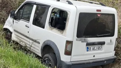 Samsun'da araç su kanalına düştü!