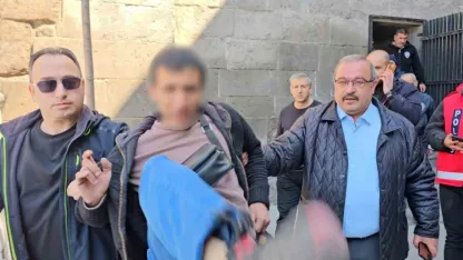 İntihardan vazgeçti, gazeteciye saldırdı