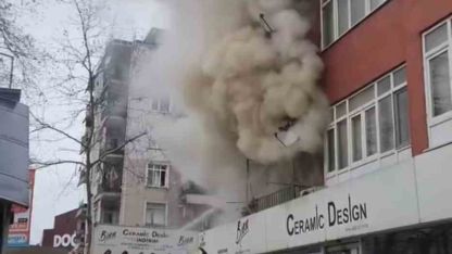 8 katlı apartman alevlere teslim oldu! 4 kişi dumandan etkilendi