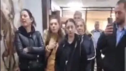 Hayvan barınağındaki şok görüntüler sonrası hayvanseverler belediyeyi bastı