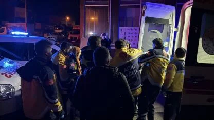 Aile faciası! 15 yaşındaki çocuk babasını ve oğlunu öldürdü! Babaanne yaralandı