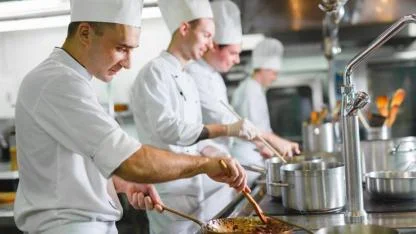 Aşçı yardımcısı nedir, ne iş yapar, ne kadar maaş alır?