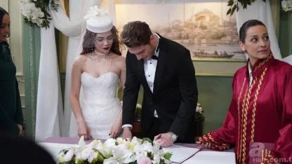 Aynı Yağmur Altında final yapıyor! Ali ve Rosa birleşiyor mu?