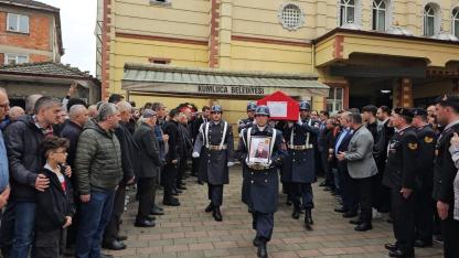 Bayram dönüşü kazada hayatını kaybeden Uzman Çavuş toprağa verildi
