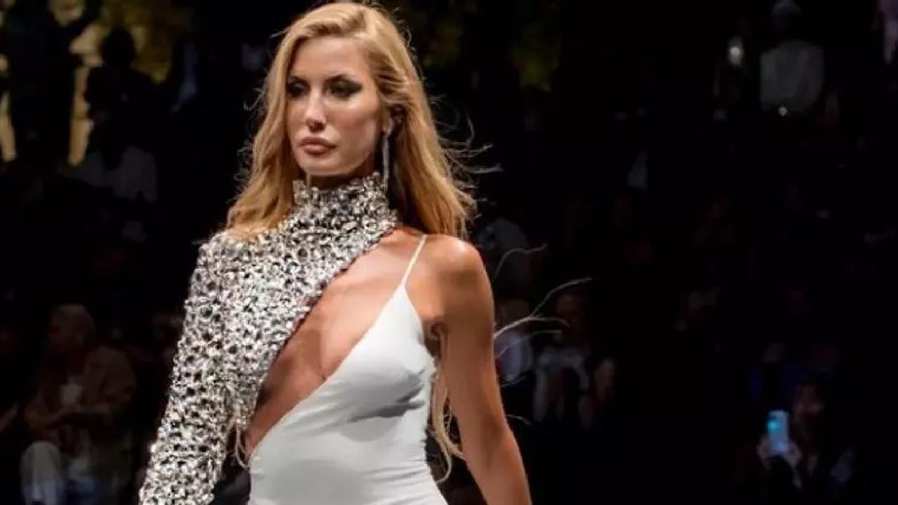 Çağla Şıkel'den köpek gibi çalışıyorum çıkışı