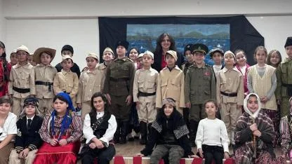 Çanakkale ruhu minik yüreklerle sahneye taşındı