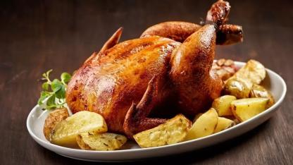 Davet sofralarına yakışan iç pilavlı tavuk tarifi