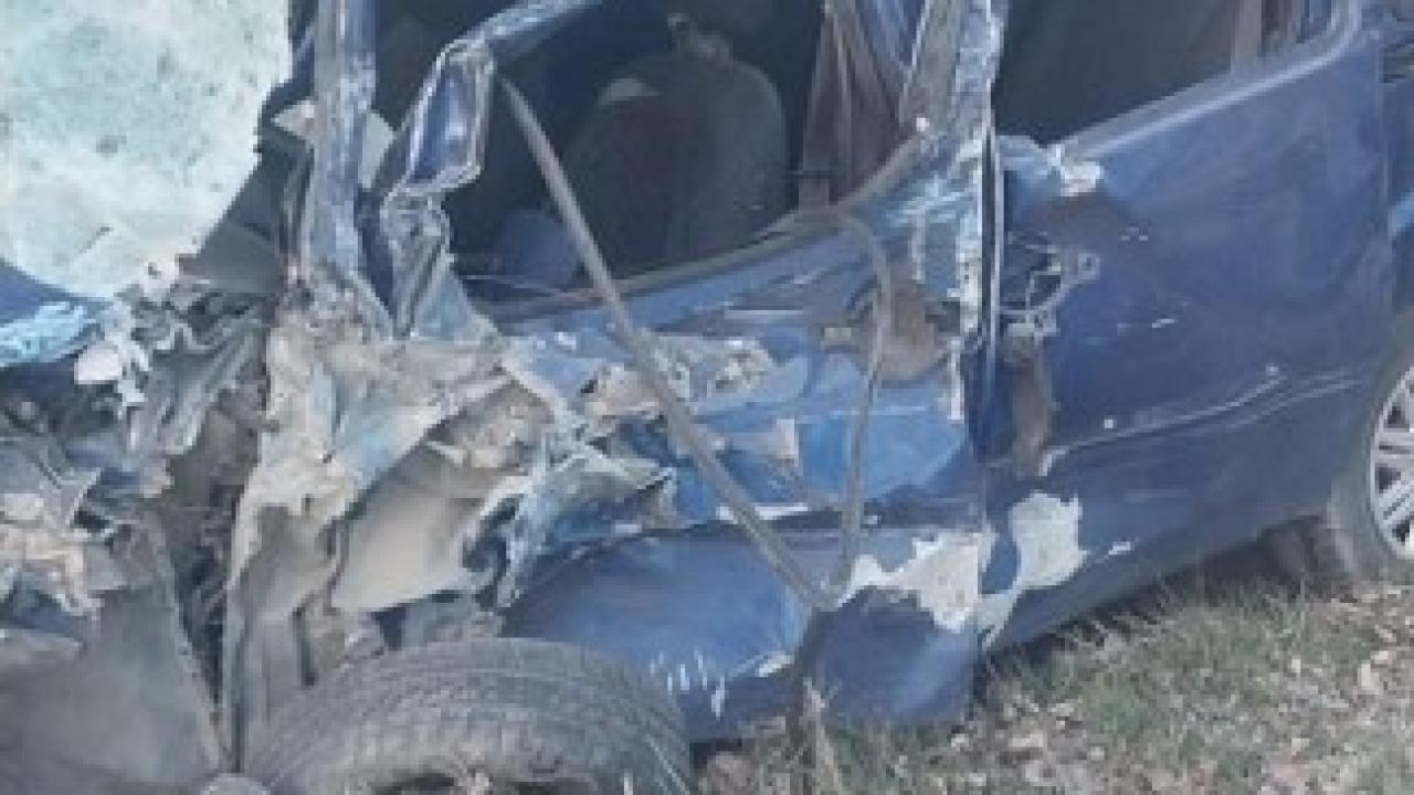 Feci kazada araç hurdaya döndü! 1 kişi öldü, bir kişi yaralandı