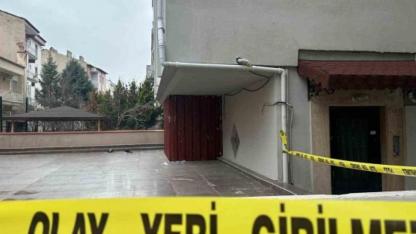 Feci ölüm! Çatıdan üzerine römork üzerine düştü