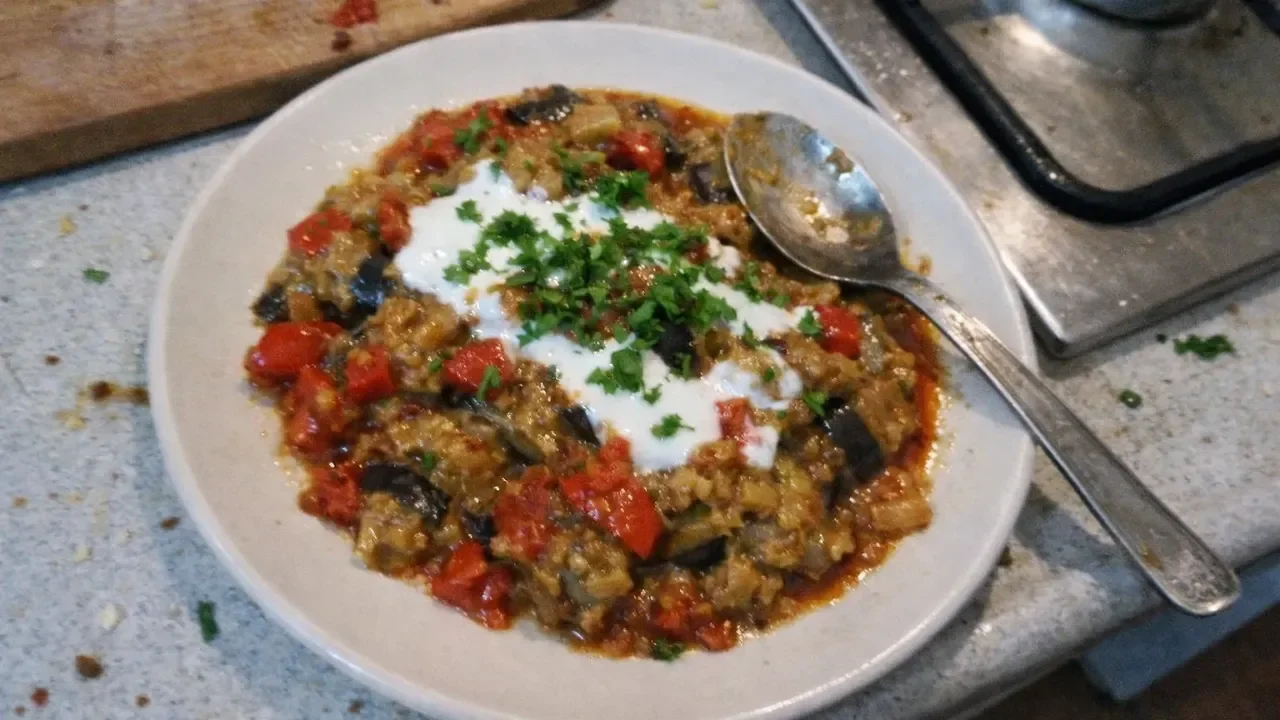 Fırında kıymalı közlenmiş patlıcan tarifi