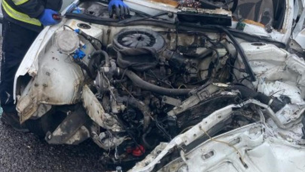 İki otomobil çarpıştı: 1 ölü, 2 yaralı