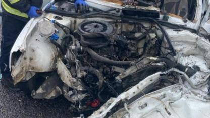 İki otomobil çarpıştı: 1 ölü, 2 yaralı