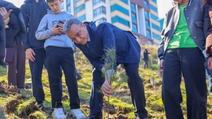 İlkadım’da fidanlar toprakla buluştu