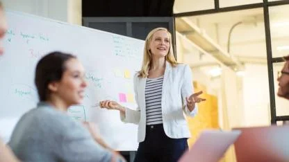 İnsan kaynakları müdürü nedir, ne iş yapar, ne kadar maaş alır?