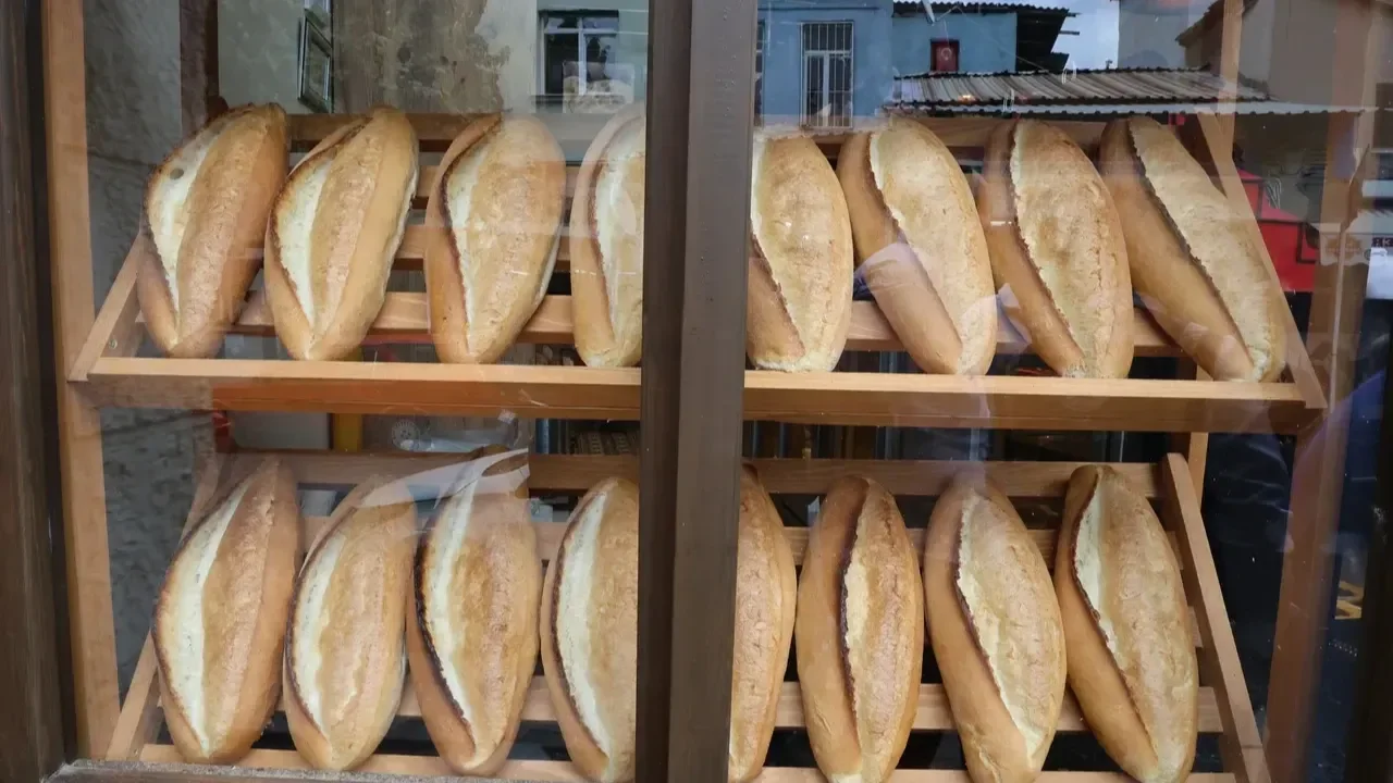 İzmir'de ekmeğe zam geldi! İşte yeni fiyat listesi