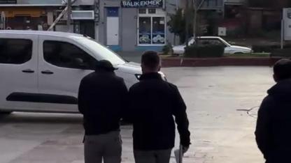 Kar maskeli şahıs bir eve silahlı saldırı düzenledi