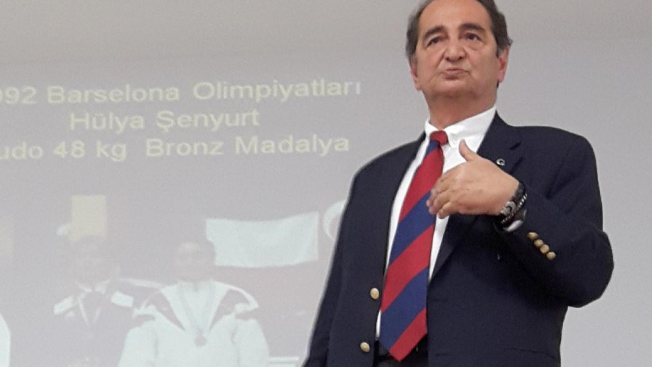 Muzaffer Ilıcak kimdir?