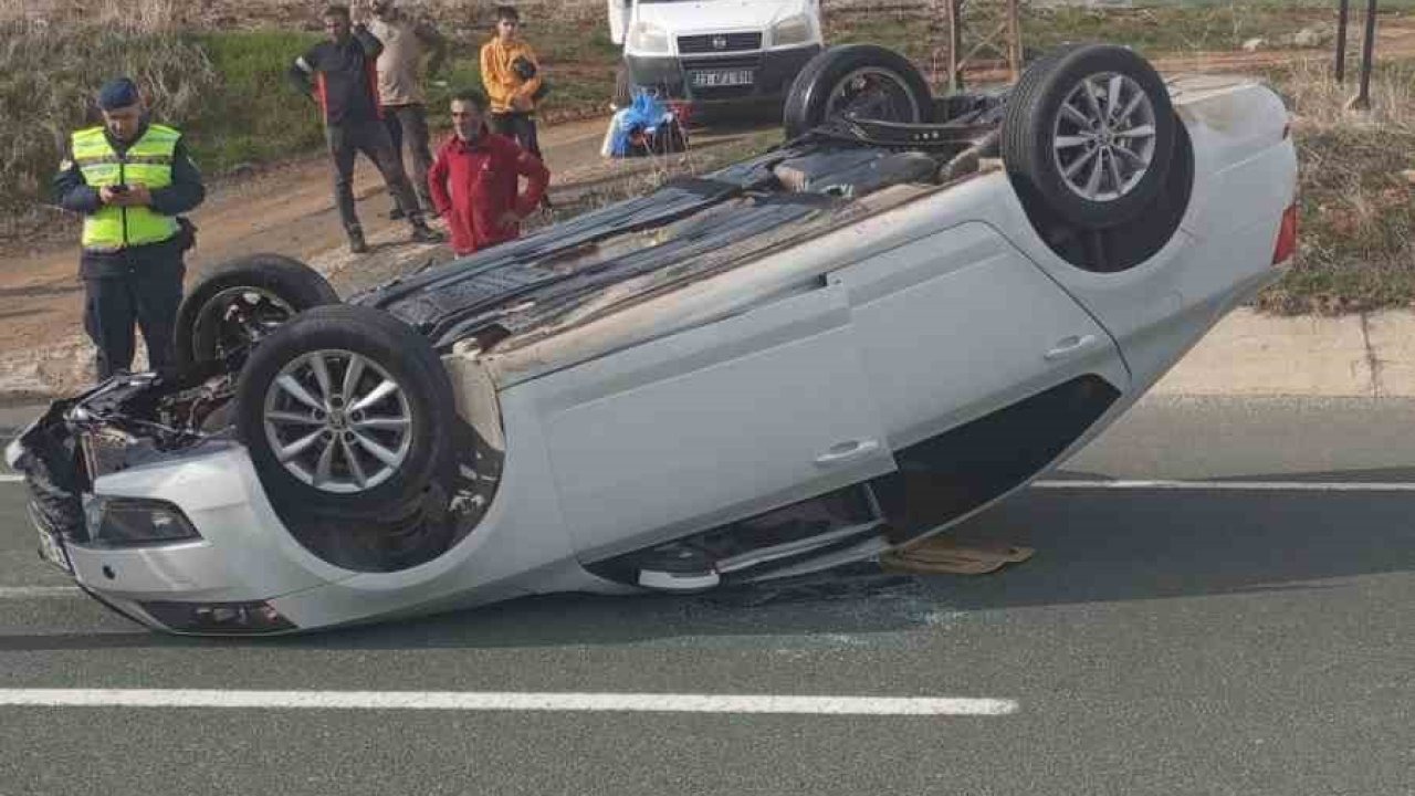 Otomobil ters döndü: 2 yaralı