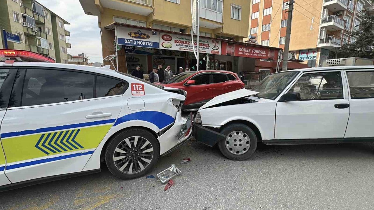 Polis aracına, Tofaş çarptı