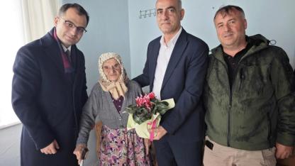 Samsun Yakaket'te yaşlılara anlamlı ziyaret