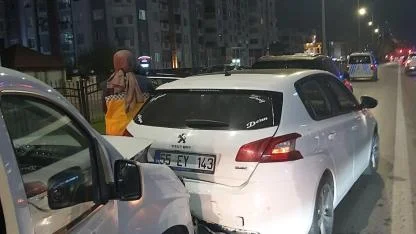 Samsun’da 3 araç birbirine girdi! Yaralılar var