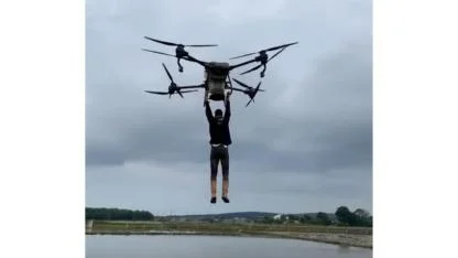 Samsun'da çiftçi, drona tutunarak tarlanın diğer tarafına geçti