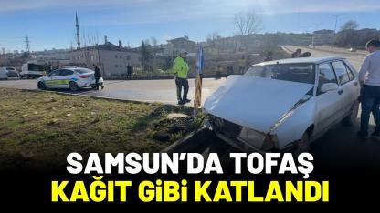 Samsun'da iki otomobil çarpıştı: Tofaş kağıt gibi katlandı