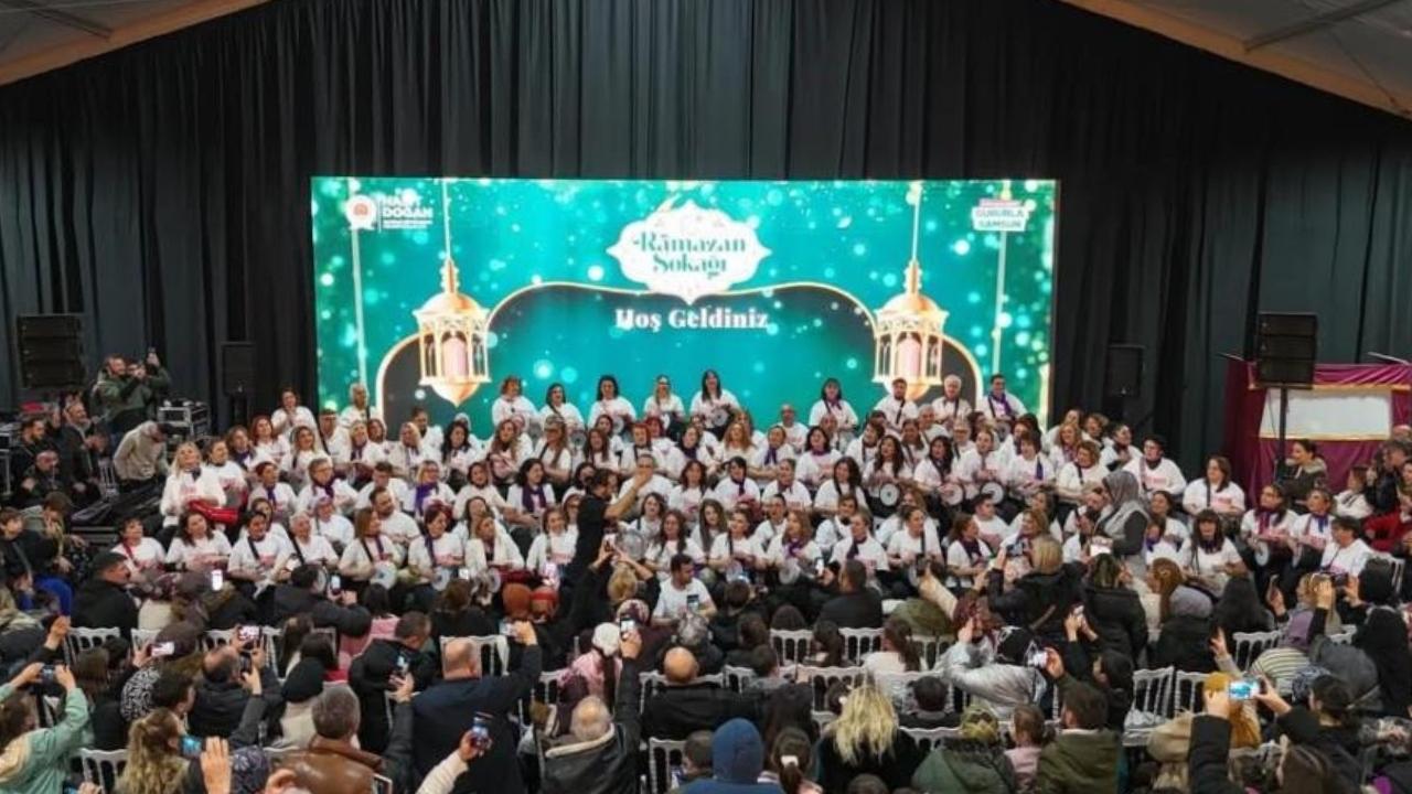 Samsun'da kadınlar darbukalarla ritim tuttu! Ramazan Sokağı coşkuyla doldu