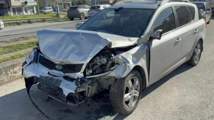 Samsun'da otomobil hafif ticari araca çarptı: 4 yaralı