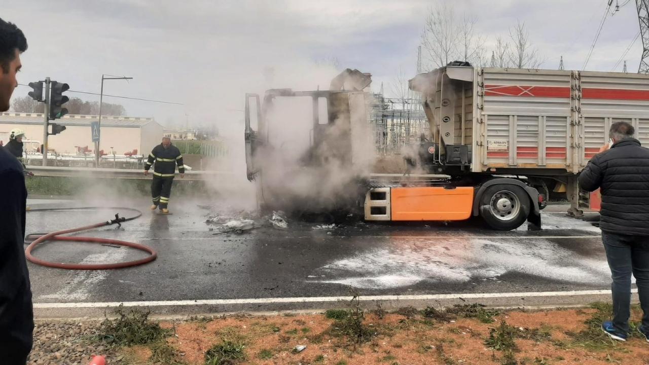 Samsun'da tırda çıkan yangın söndürüldü
