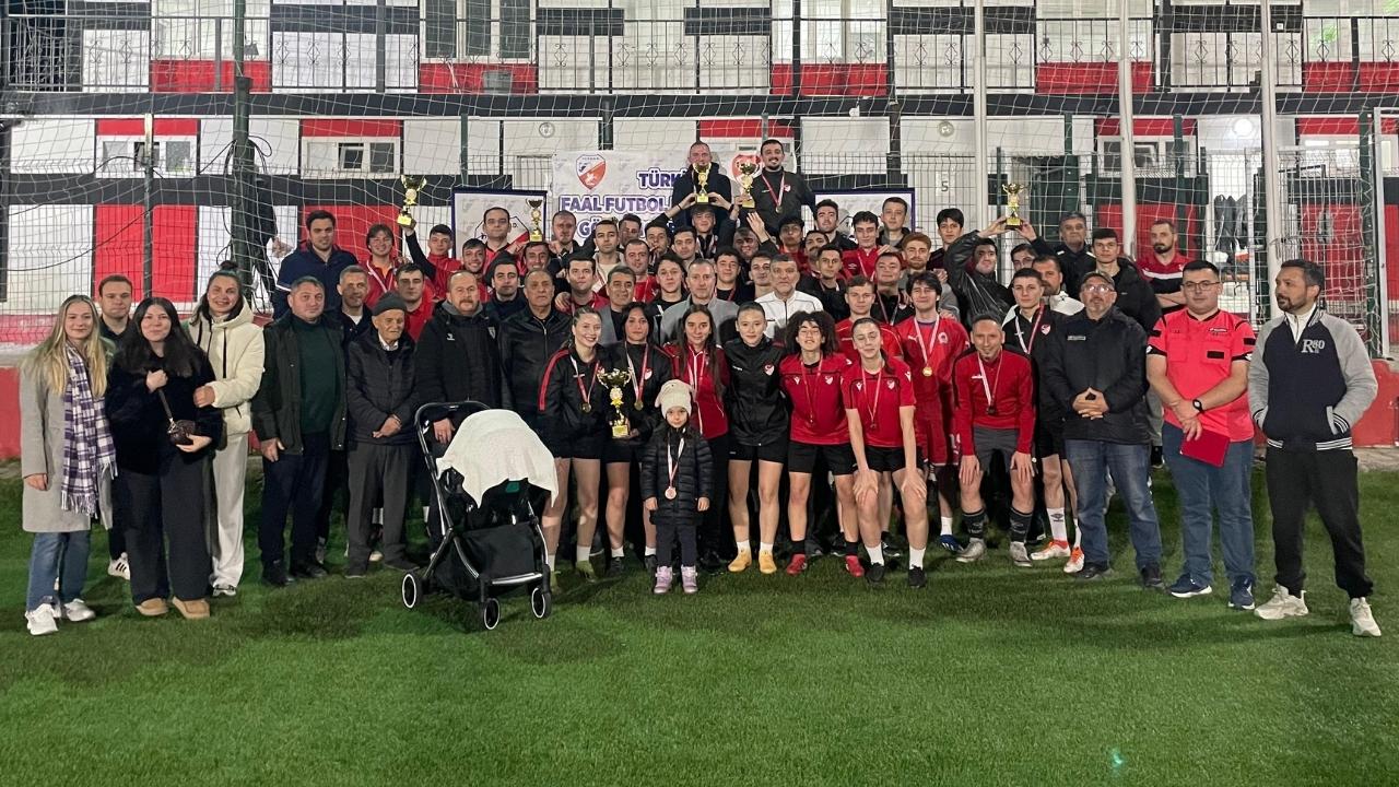 TFFHGD Samsun Geleneksel Futbol Turnuvası'nda ödüller sahiplerini buldu