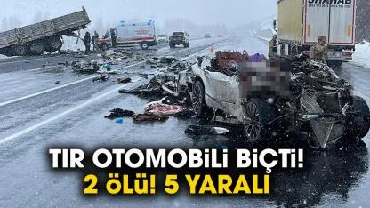 Tır otomobili biçti! Ölü ve yaralılar var