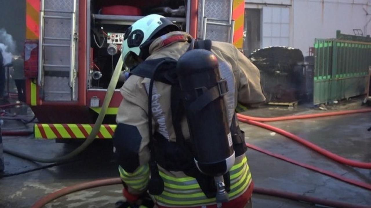 Yangına müdahale eden itfaiye ekiplerine işçiler saldırdı! 1 itfaiye eri hastaneye kaldırıldı